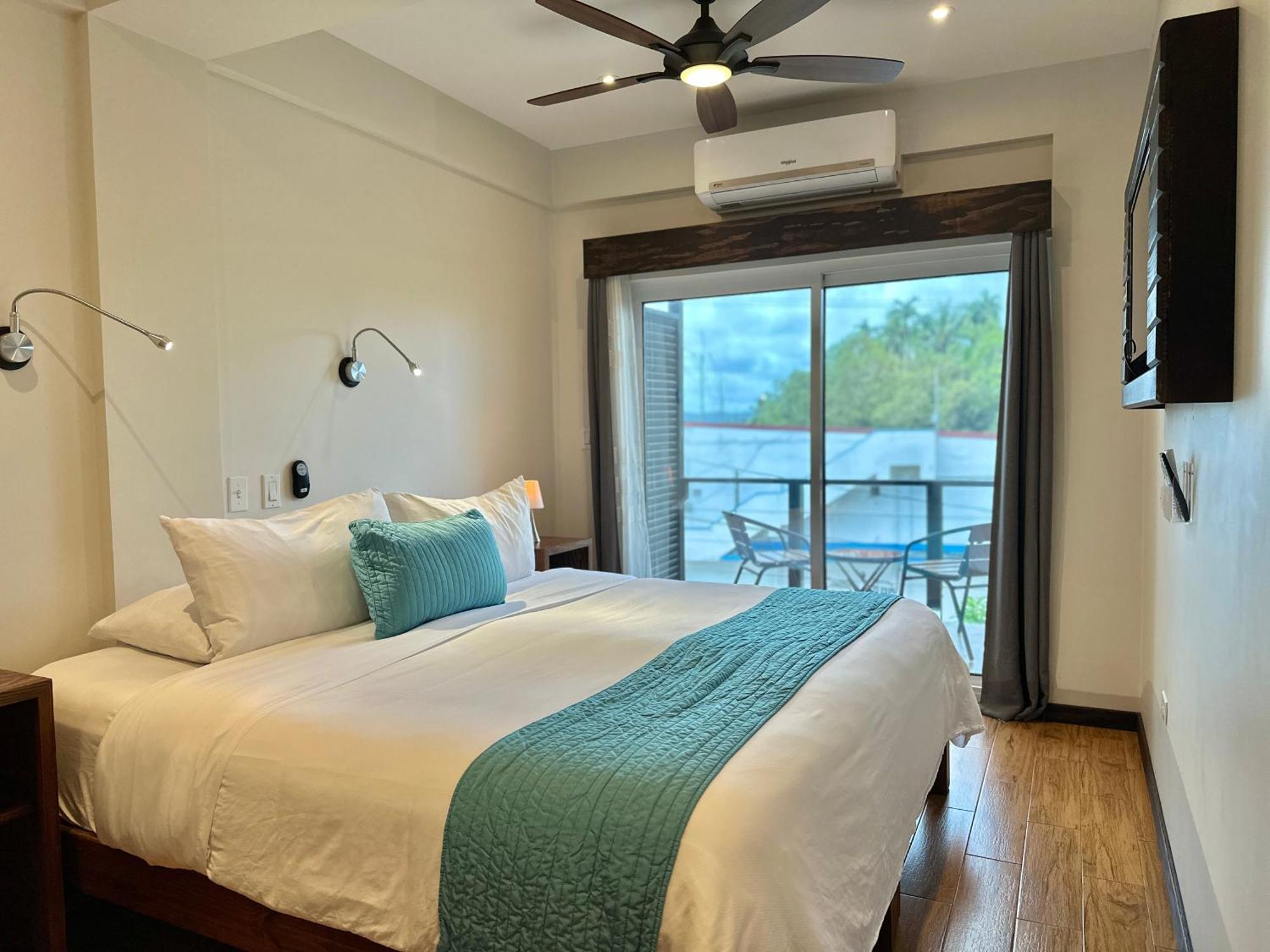 Palau Central Hotel Koror Kamer foto